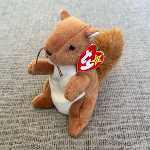 Nuts the Squirrel Beanie Baby by Ty